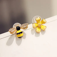 Cute New Flower Bee Asymmetric Earrings Fashion Zircon Earrings Jewelry Punk Lmitation Pearl Stud Earrings For Women Girls Gift